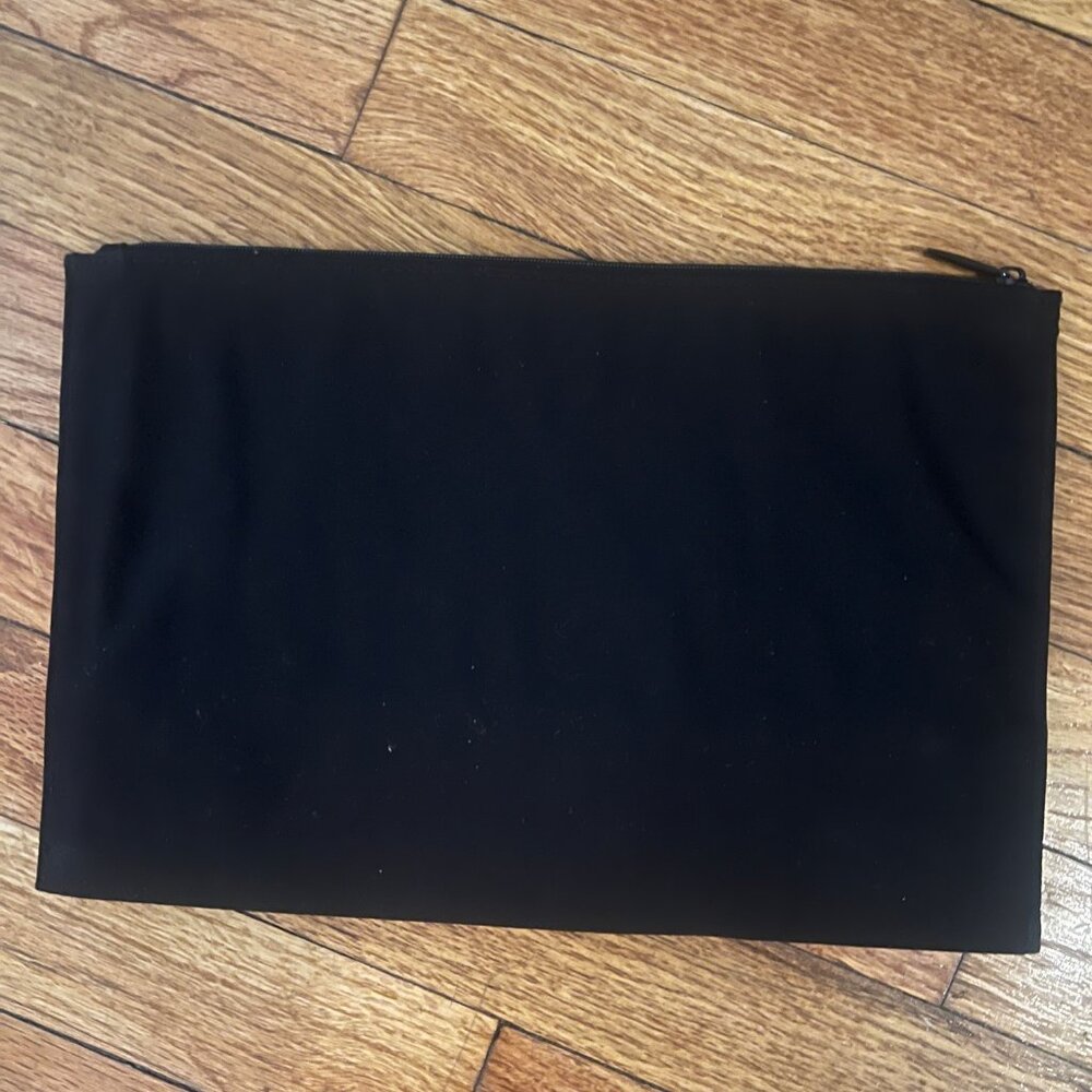 CHANEL Beauté Black Pouch - Picture 3 of 5
